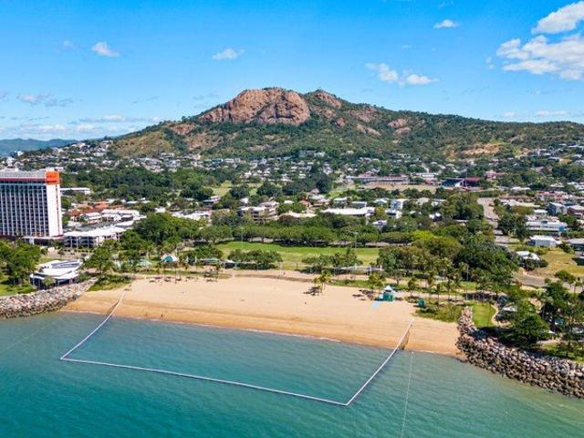 UNFURNISHED DESIGNED FOR ENTERTAINING. POSITIONED FOR LOCATION, LIFESTYLE AND LIVEABILITY
