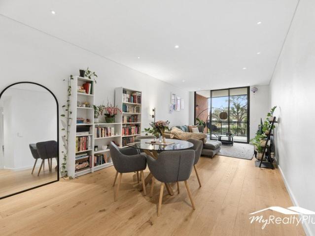 Unfurnished Designer Living at Victoria House