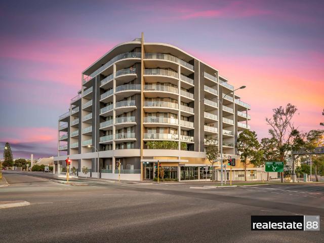 UNFURNISHED ELEGANCE AT EAST BANK!