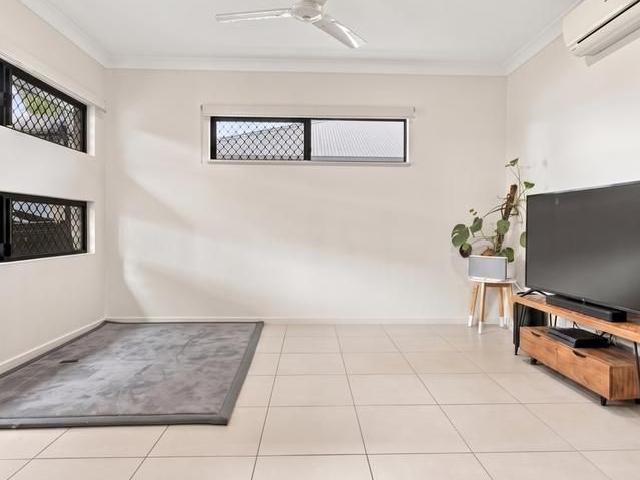 UNFURNISHED FAMILY HOME IN SMITHFIELD VILLAGE