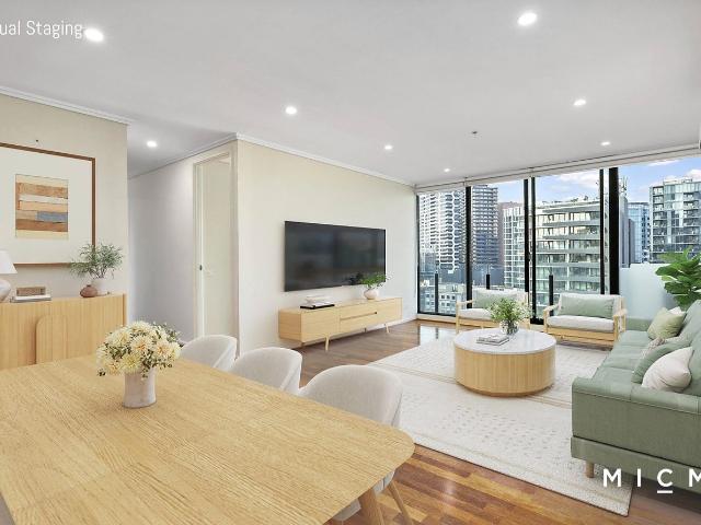 UNFURNISHED FLOORBOARD THREE BEDROOM TWO CARPARK APARTMENT LOCATED IN THE CAPRI SOUTH MELBOURNE!
