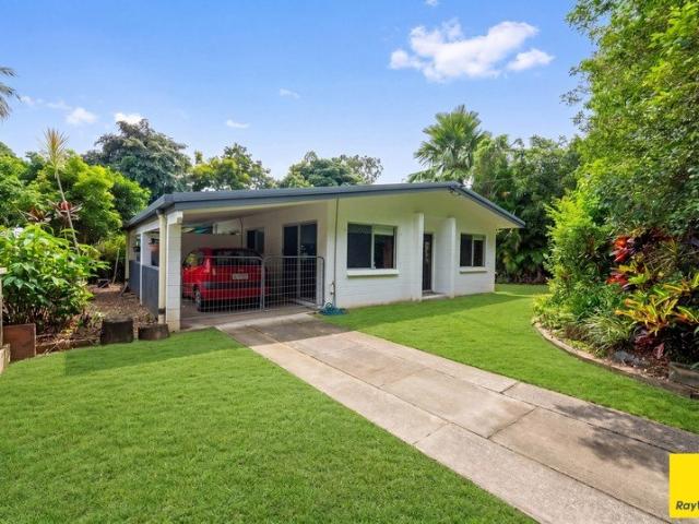 UNFURNISHED HALF DUPLEX IN CARAVONICA!