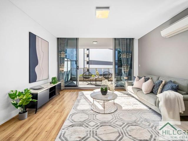 UNFURNISHED IMMACULATE EXTRA LARGE 3 BEDROOM + STUDY PENTHOUSE