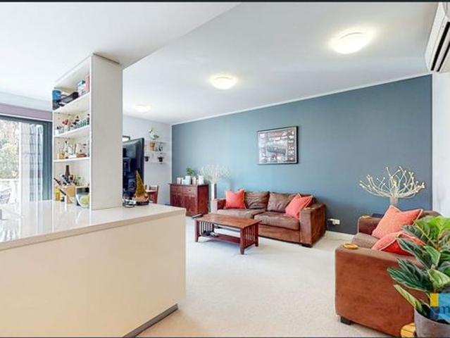 Unfurnished Inner City Chic!