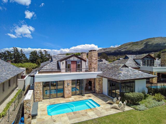 Unfurnished long term rental in Arabella