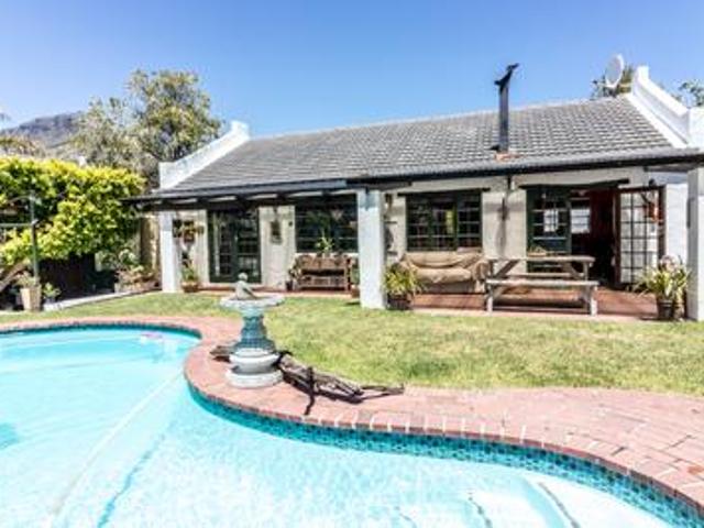 unfurnished lovely 3 bedroomed home.