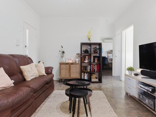 UNFURNISHED LOW MAINTENANCE LIVING!