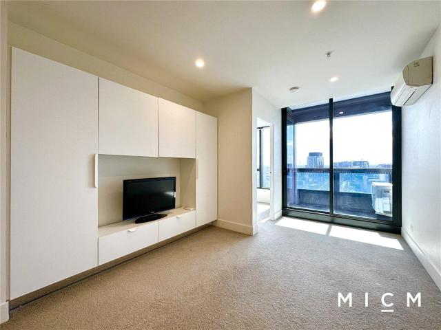 UNFURNISHED MAGNIFICENT TWO BEDROOM APARTMENT LOCATED IN VISION MELBOURNE CBD !