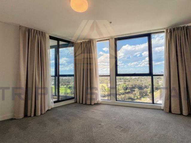 Unfurnished & Marble Floor Living Room & Split Level & City View & 2 Parallel Parking Spaces For Rent!