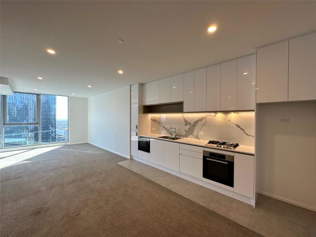 UNFURNISHED MODERN TWO BEDROOM ONE CARPARK APARTMENT LOCATED IN HEART OF SOUTHBANK