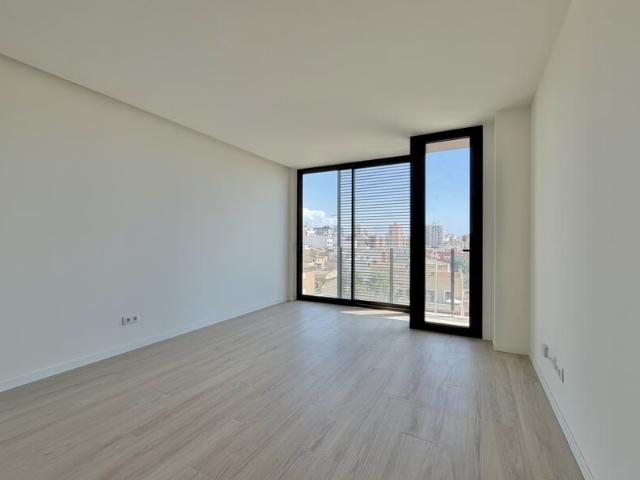 Unfurnished new build apartment with parking in Palma