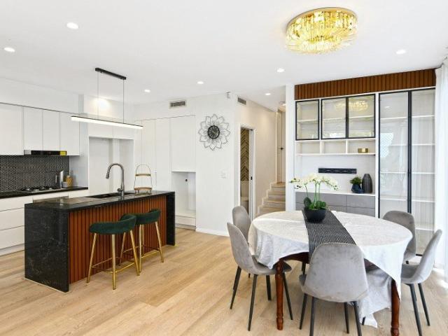 Unfurnished New Renovated 4 Bed duplex