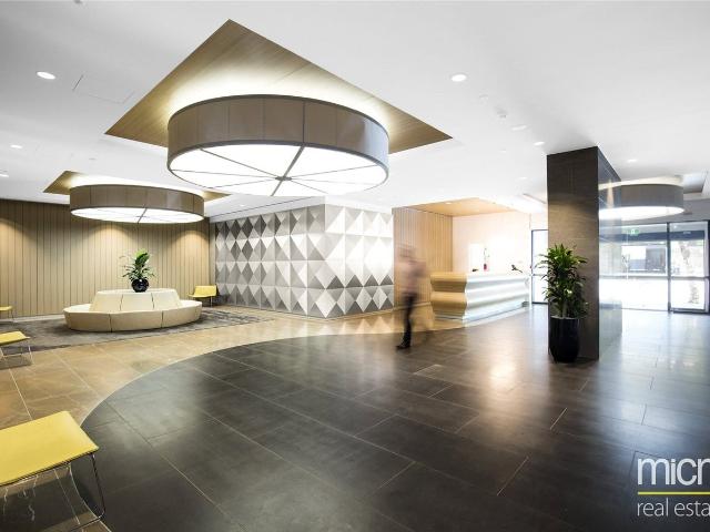 UNFURNISHED One bedroom apartment located in Southbank