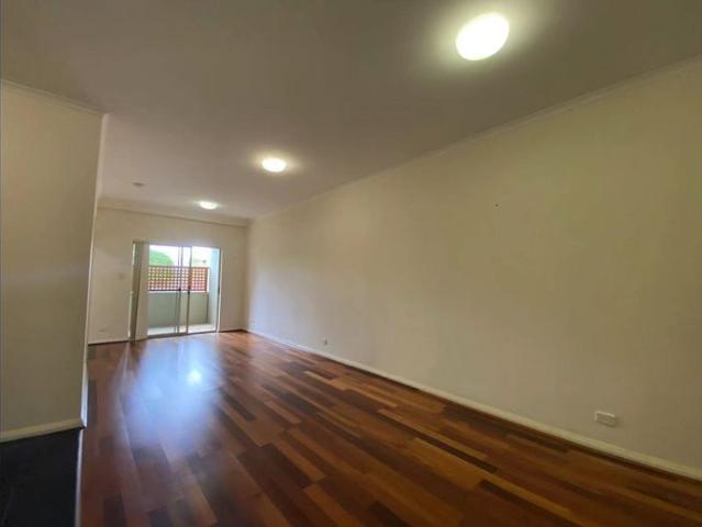 Unfurnished One bedroom apartment now leasing
