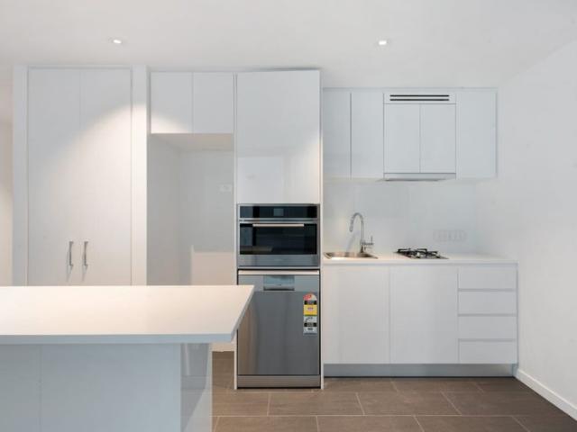 UNFURNISHED One Bedroom Apartment @ SkyTower!