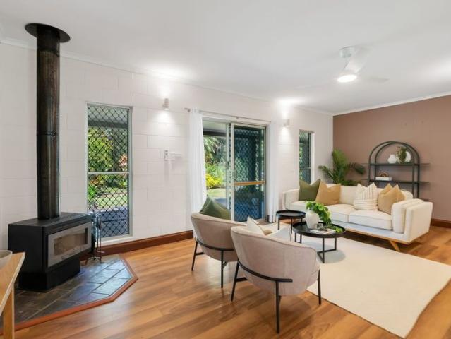UNFURNISHED RAINFOREST RETREAT!