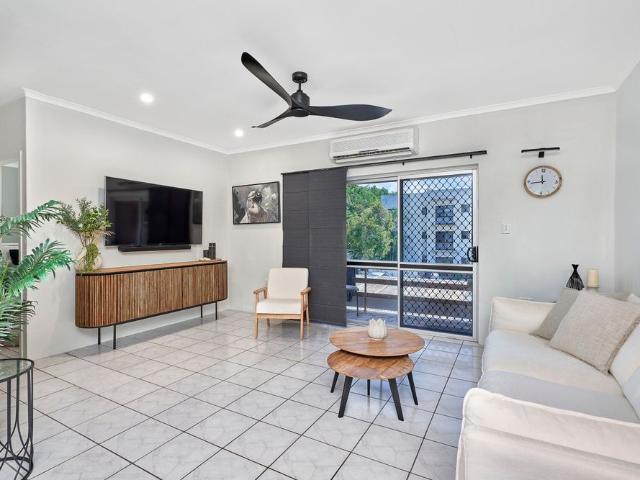 UNFURNISHED RENOVATED 2 BEDROOM UNIT A STONES THROW FROM THE BEACH!