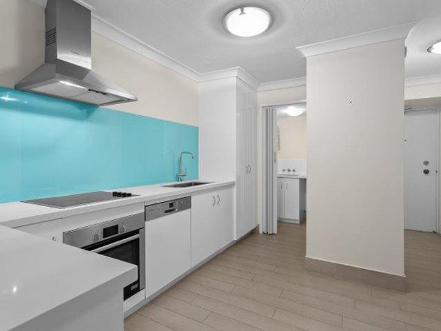 Unfurnished Renovated Ground Floor Apartment With Swimming Pool