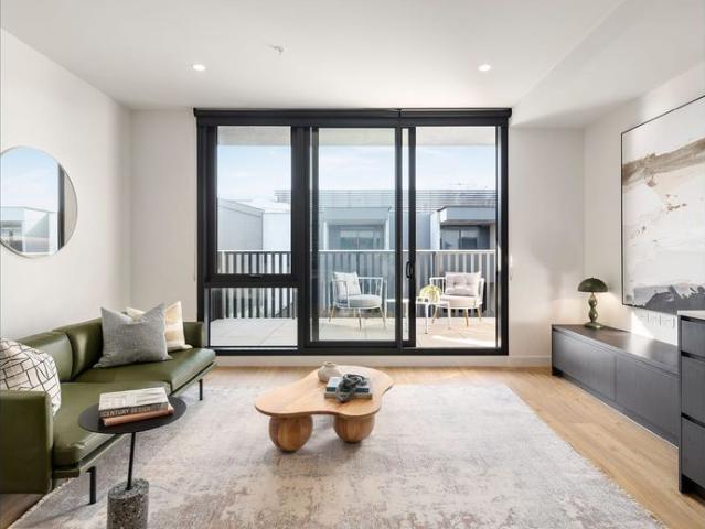 Unfurnished Studio