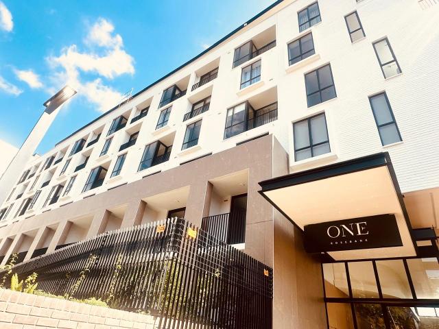 Unfurnished studio apartment for rent in Rosebank