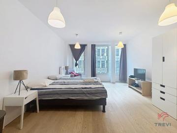 UNFURNISHED studio + parking