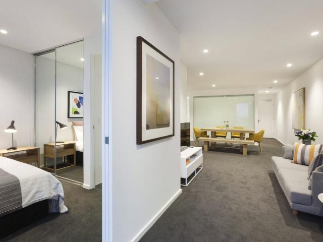 Unfurnished Stunning Two Bedroom Apartment in the Perfect City Location!