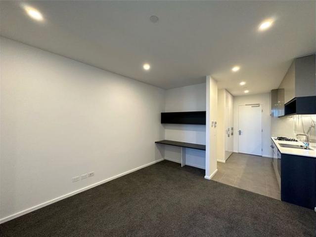 UNFURNISHED STYLISH ONE BEDROOM APARTMENT LOCATED IN THE HEART OF SOUTHBANK