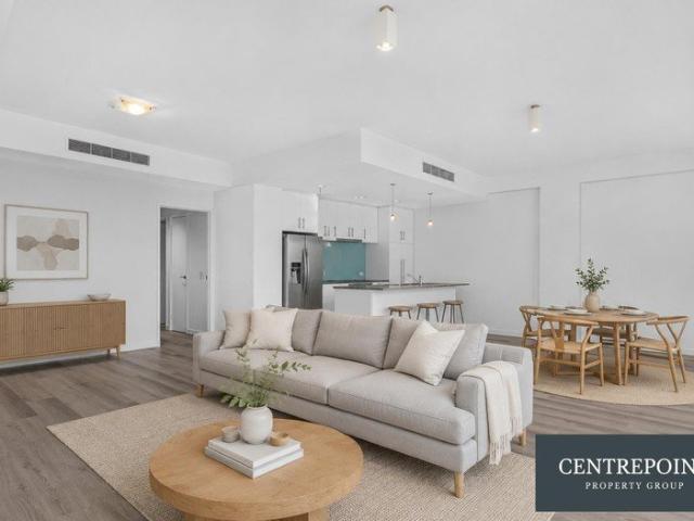 UNFURNISHED! Stylish Top Floor 2 Bedroom 2 Bathroom Apartment