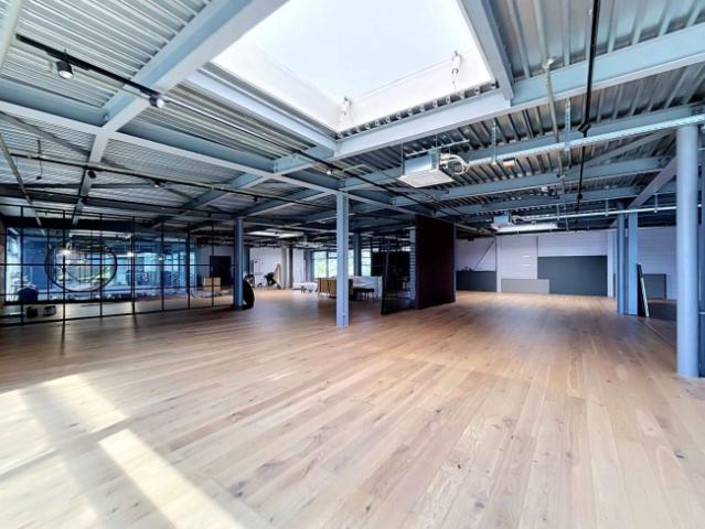 Ungefähr 765 m² zur Gründung Ihres zukünftigen Unternehmens – Industrial 11