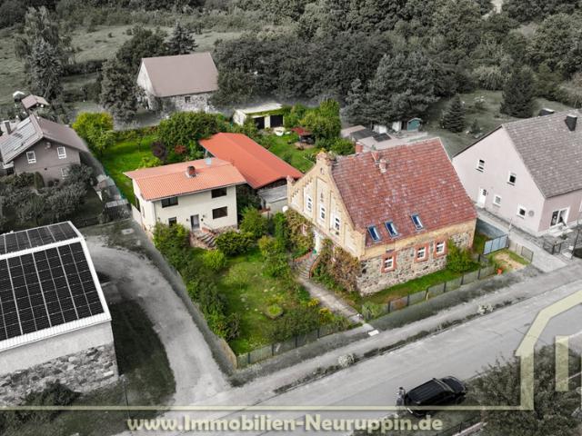 Ungewöhnliches Ensemble mit Charakter und Potential in seenreicher Umgebung, bei Schloss Meseberg