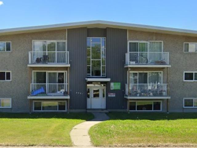 Unit Available Now in Eastview! 2 bedroom 1 bathroom House for Rent