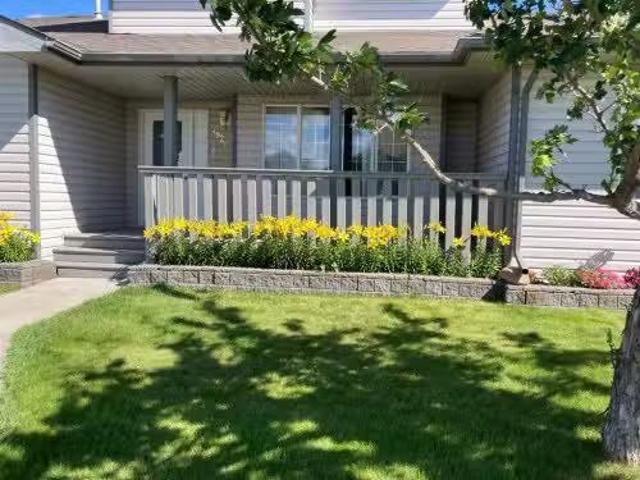 Unit Avenue, Whitecourt, AB, T7S 1V7 townhouse for sale Lis.