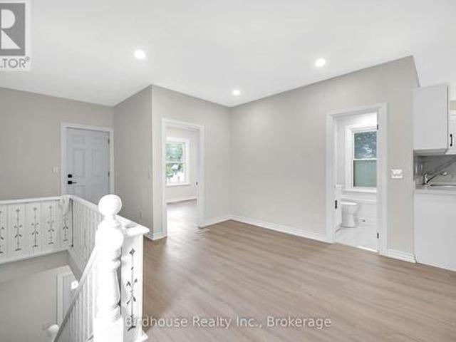 Unit#C 108 Lindsay Street S, Kawartha Lakes Lindsay, ON, K9V 2M6 house for lease | Listing ID X13635 | Royal LePage