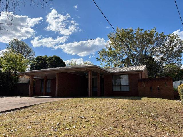 Unit For Lease 2/11 Agnes Street, Centenary Heights QLD 4350