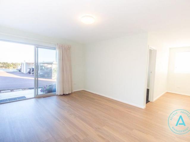 Unit For Rent on The River Edge in East Fremantle
