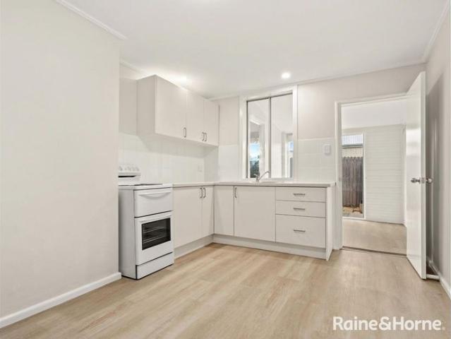 UNIT IN CBD Water & electricity included Available 20.7.26