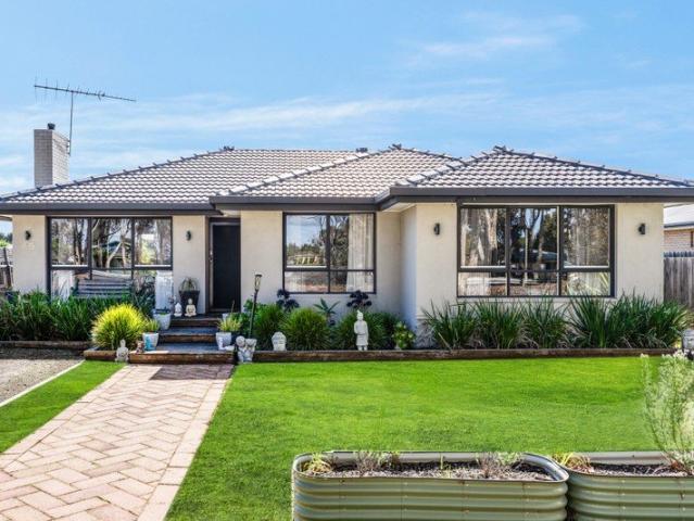 Home in Prime Lara Location
