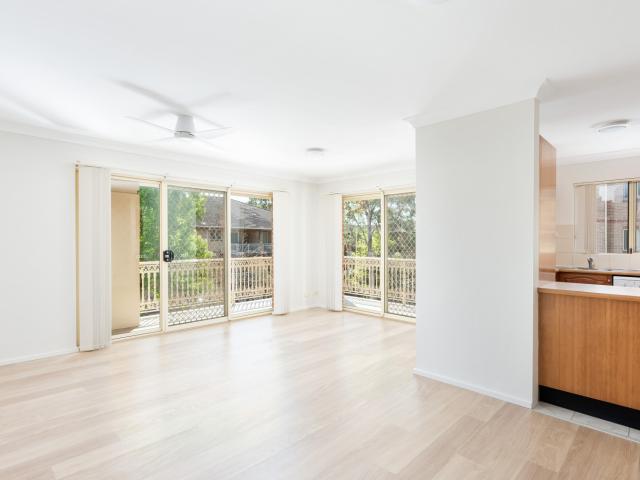 Unit in Sutherland, 10/23 25 Oxford Street