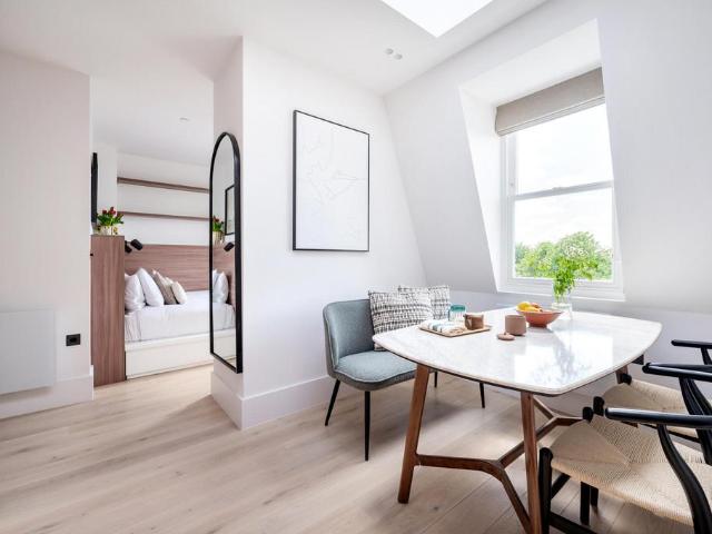 Unit J, 65 Elsham Road, London W14 Studio to rent £2,200 pcm £508 pw