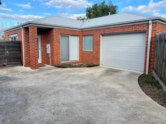 UNIT LOCATED CLOSE TO CBD