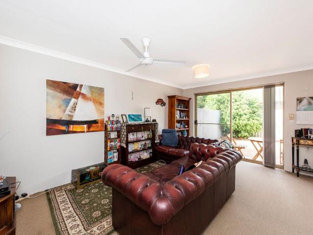 Unit located in the heart of Rockingham close to all amenities!