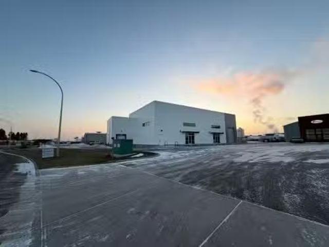 Unit Street North, Lethbridge, AB, T1H 5C3 commercial for le.