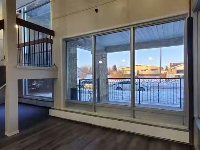 Unit West Westlock Manor