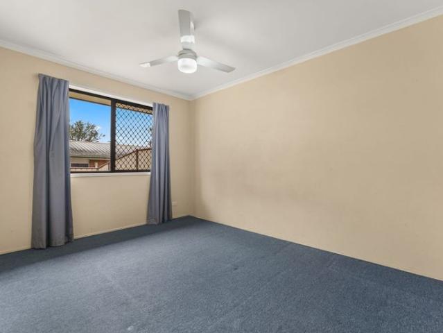 Unit with Courtyard & Modern & Convenient Living