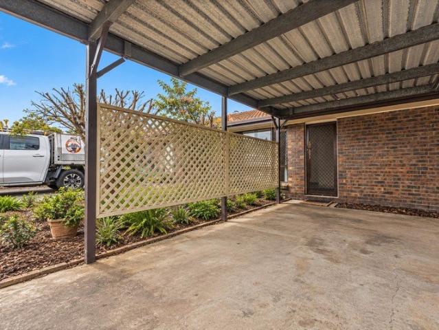 Unit with Courtyard & Modern & Convenient Living