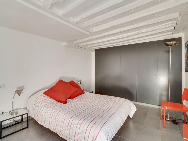 Unit 003 Saint Germain des Près 1 bedroom apartment, Paris Amsterdam Apartments for Rent