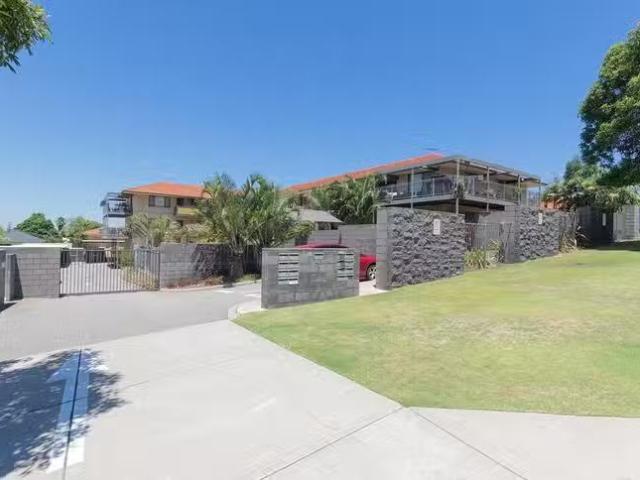 UNIT 11/42 Kinsella Street, Joondanna, WA 6060
