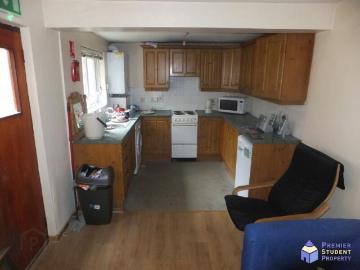 Apartment for rent in Belfast - Equipped kitchen