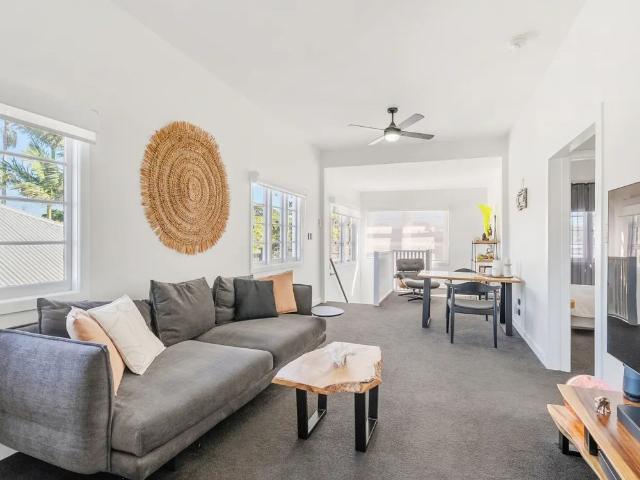 Unit 1 Spacious Coastal Living in a Prime Redcliffe Location