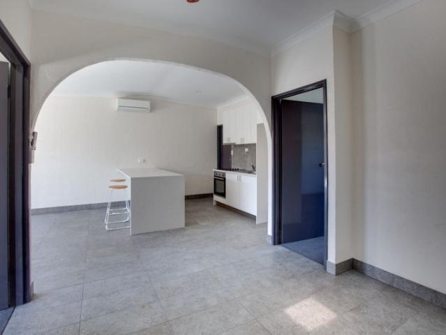 Unit 2/420 Kotthoff Street